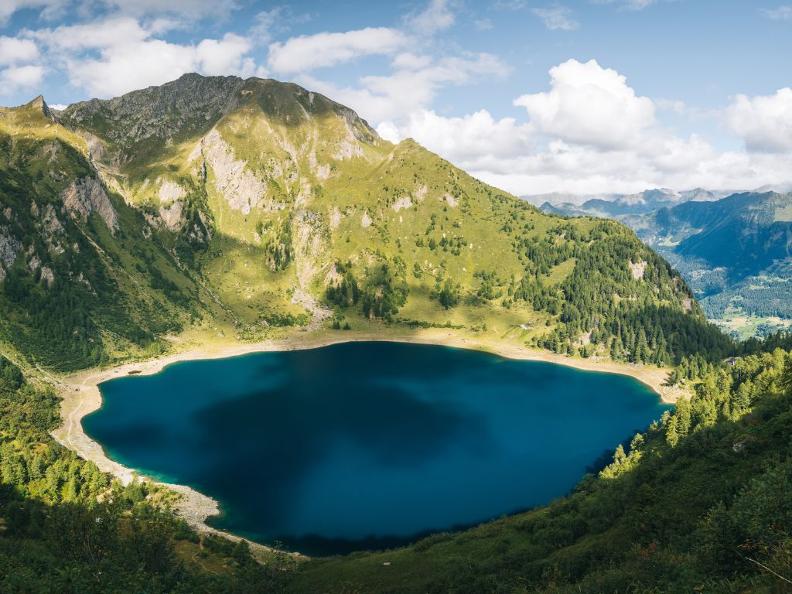 Lakes of Tremorgio and Le&igrave;t